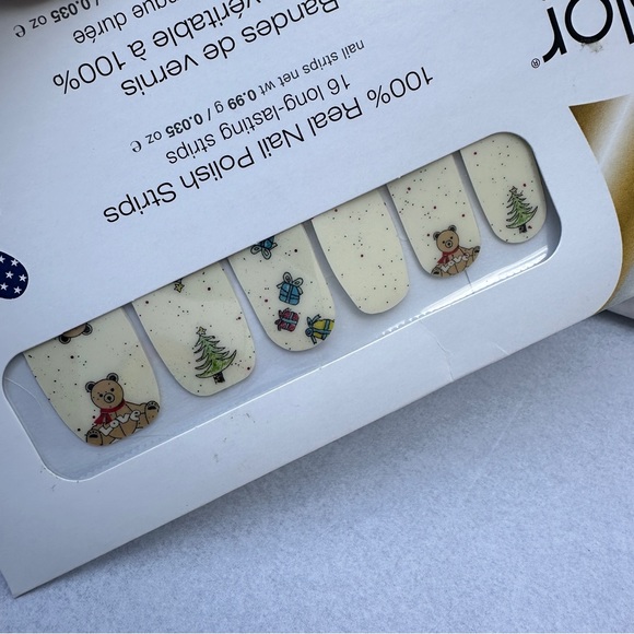 🎅🎄 Give Love Color Street Nail Polish Strips - retired - Picture 8 of 11
